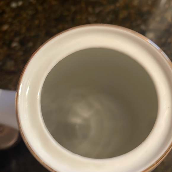 Vintage Royalton China Company Porcelain Teapot with some wear from age and use - Picture 11 of 14